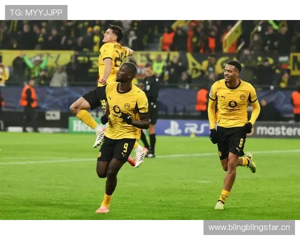 多特蒙德防守体系不稳定性加剧,从失误频发到崩盘风险显现 多特蒙德防守体系不稳定性加剧,从失误频发到崩盘风险显现