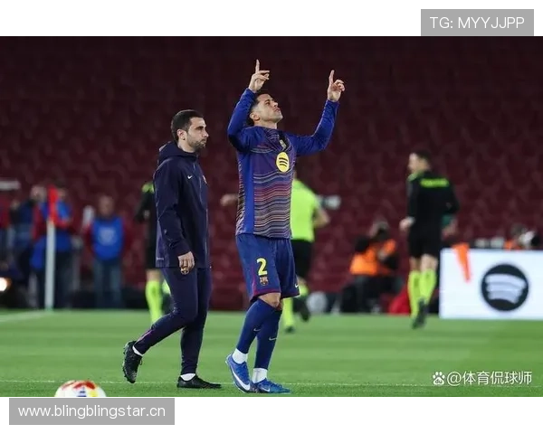 巴萨重建方向看似明确,实际仍面临战略摇摆与稳定性考验 巴萨重建方向看似明确,实际仍面临战略摇摆与稳定性考验